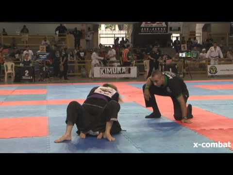 PANAMERICANO X-COMBAT 2012 - Larissa Fritzen x Juliana Silva by X-COMBAT