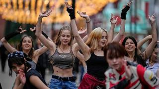 ¿Qué es 'farmear aura'? Las extrañas batallas virales que han saltado de TikTok a las calles