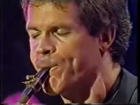 download lagu mp3 mp4 Saxofonistas Famosos Americanos, download lagu Saxofonistas Famosos Americanos gratis, unduh video klip Saxofonistas Famosos Americanos