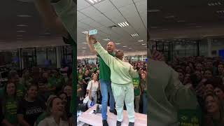 JOJO TODYNHO é recebida por LUCIANO HANG, como a GAROTA PROPAGANDA das lojas Havan.