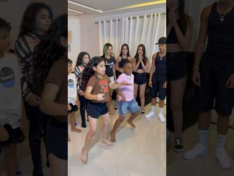Batalha de tik tok Emily e Kauezinho vs as Gemeas; Olha o eles fizeram 😱