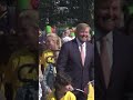 Koning haalt verwoestend uit tijdens potje tennis: ‘Oke sorry’ | #Shorts