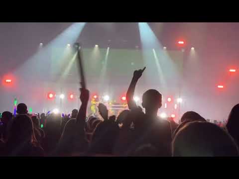 Sigala, mae muller & caity baser feels this good