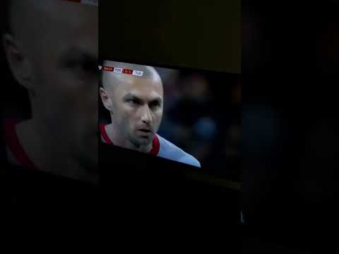 Burak Yılmaz kaçırdığı penaltı (Türkiye - Portekiz)