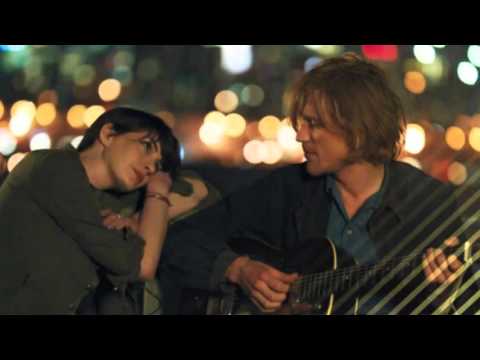 Johnny Flynn: Little yellow dress