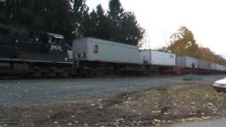 preview picture of video 'Norfolk Southern 21M at Stanton Station, NJ with a great P5 11/17/07'