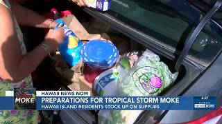 Hilo residents stock up on gas, supplies ahead of Tropical Storm Moke