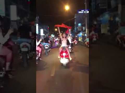 ดูเหมือนหน้าอกซิลิโคนขนาด 4 เพิ่มคลินิกเต้านม