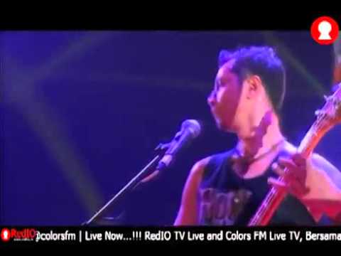 Konser 8 Bintang l Andra & The Backbone - Hitamku