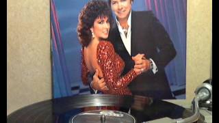 Charly McClain/Mickey Gilley-We got a love thing [original LP version]