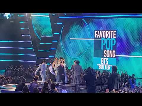 BTS WON FAVORITE POP SONG at the AMAs! (FAN CAM)