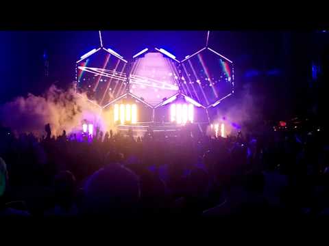 GARETH EMERY Ultra music festival 2012 opening 20 minutes of set.
