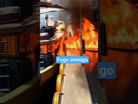 Barco pega fogo ao abastecer em pontão de Barcelos.