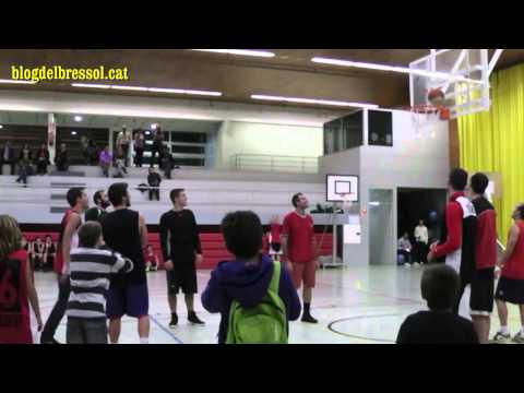 Iniciativa de familia a la U.E.Montgat, quelcom més que bàsquet