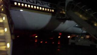 Boarding SINGAPORE AIRLINES A330-300 Bussines class at Male (Maldives) Airport