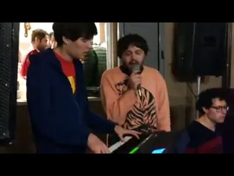 Calcutta ft. Pop X - Sara Favela [Donna Favela/Oroscopo] (Live 2014)