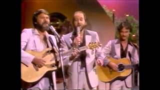 Glen Campbell with The Statler Brothers - Flowers on the Wall (1982)