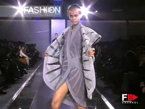 "Fendi" Autumn Winter 2003 2004 Milan 4 of 5 Pret a Porter Woman by FashionChannel