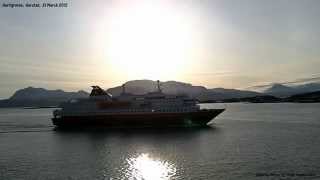 preview picture of video 'Hurtigruten ships in Harstad, March 2012'