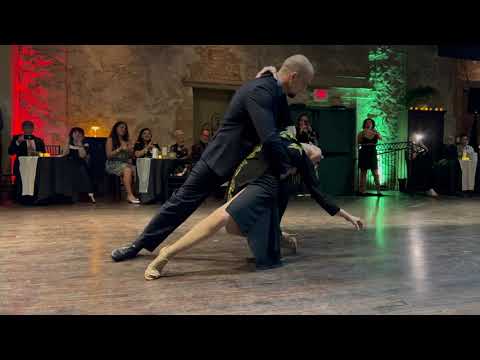 Maestros performance by Guillermina Quiroga and Mariano Logiudice at San Antonio Tango (Verde Nuevo)