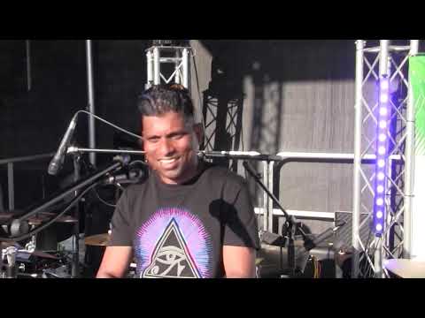 download lagu mp3 mp4 Swindon Bands, download lagu Swindon Bands gratis, unduh video klip Swindon Bands