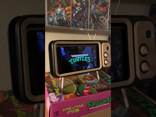 Vídeo relacionado con Cableguys TMNT: Leonardo Holdems, Mini Phone Stand and Device Holder