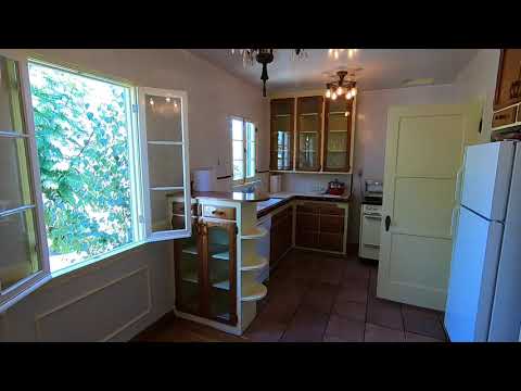 PL8598 - Stunning Art Deco 1+1 Apartment w/Views!