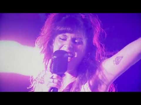 
    In The Studio w/Chad Smith
  