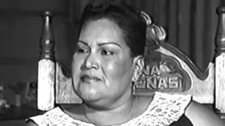 Kadr z teledysku Espejos tekst piosenki Marina Cárdenas