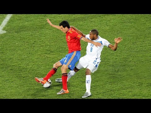 Sergio Busquets - When Football Becomes Art