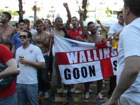 English fans are singing Wonderwall