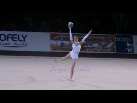 Michelle BREUSS (AUT) ball - 2010 Thiais junior AA