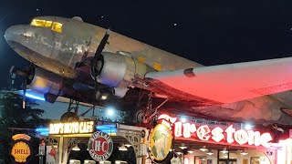 Lights vs No Lights | Retro Rod's Moto Cafe Bangkok レトロロッドのモトカフェ バンコク