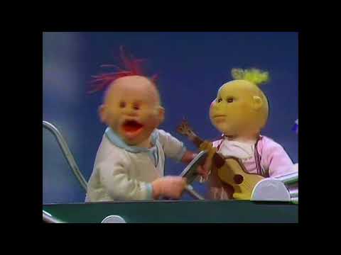 The Muppet Show - 511: Paul Simon - “Baby Driver” (1981)