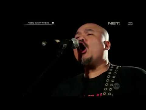 Netral - Pertempuran hati (Live at Music Everywhere) **