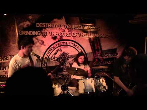 Smallpox Aroma live @ Destroy It Yourselves: Grinding to the Core of the Human Race (part 2 of 2)