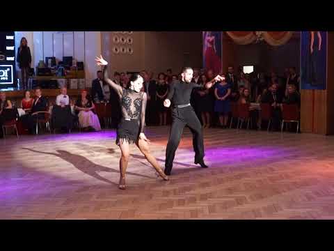 Jarní ples 2018 / II - vystoupení Tomáš Gál & Sabina Karásková - chacha