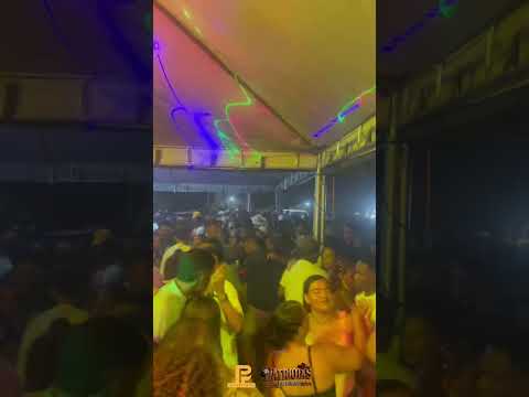 Os caras dos óculos escuro em Teresina de Goiás