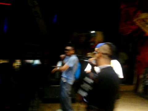 Los Gangsta Flow - Pa' que lo muevan bien!