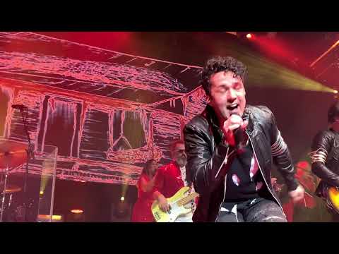 Ylvis - Cabin/Kongen av campingplassen (Live at Rockefeller 14.12.19)