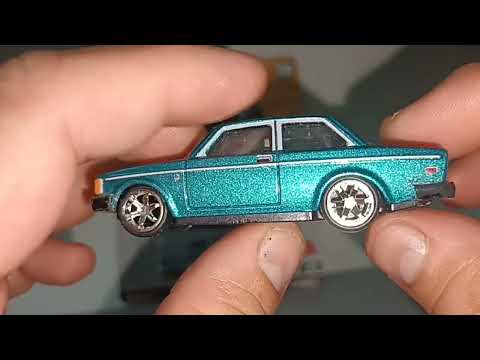 Diecast Hot Wheels Premium - I added bumper to the Volvo 142L and increase ride height.