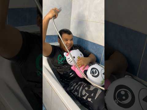 ماما دخلت عليا الحمام 😂 #ام_المنوفي #كوميدى