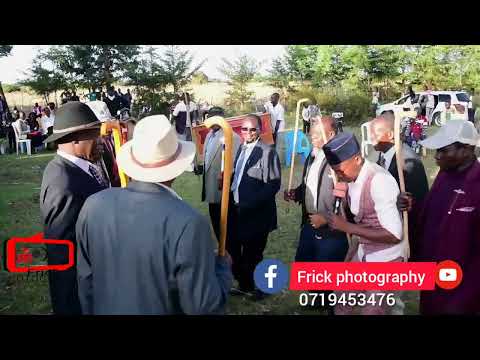 uro uro,Father's exchanging gifts during Engagements 👌😍😍😍