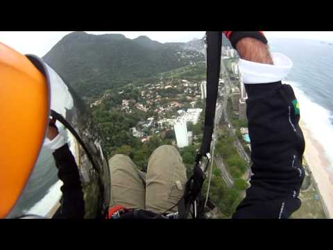 Voo de Parapente - Rio de Janeiro - Pilotos:Falko - Flavio - Anderson.avi