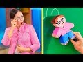 क्लास में तनाव दूर करने की 10 अजीब चीज़े