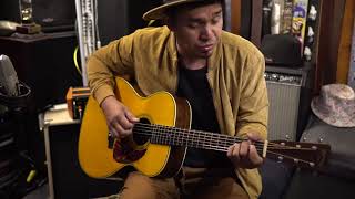 Video thumbnail for 2001 Martin 000-28EC Eric Clapton Signature. by krispood