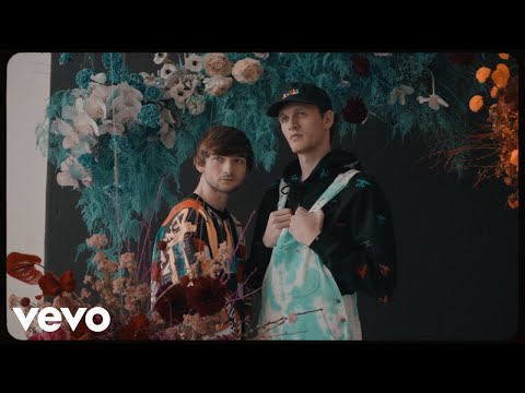 Louis The Child, Quinn XCII, Chelsea Cutler - Little Things (Behind The Scenes Photoshoot)