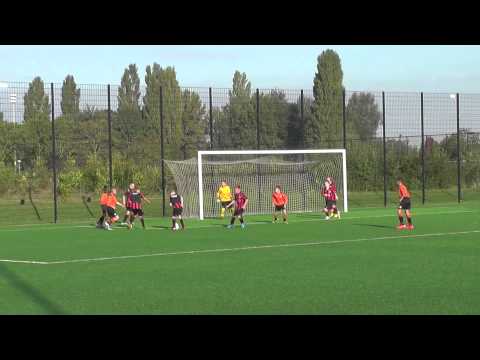 27 sept 2014 VV De Meern D3 - VVIJ D4 com 6-0 Vrije bal Sem onderkant lat