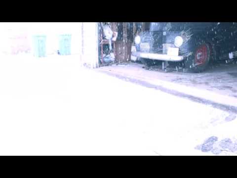 MOECYRUS - "Momentarily Pessimistic" [P. Mathmantis]