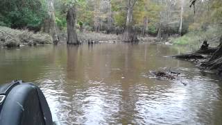 preview picture of video 'Low water river hunting'
